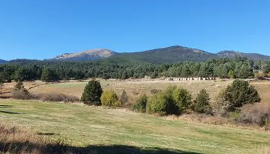 Grand terrain à bâtir à Formiguères 