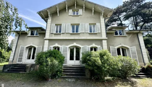 Maison 12 pièces 341 m² 