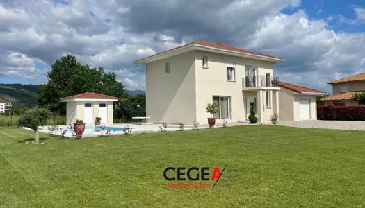 Maison 40 pièces 145 m² 