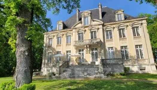 Exclusivité ! Cahors - Chateau du debut XIXème remarquablement restauré 