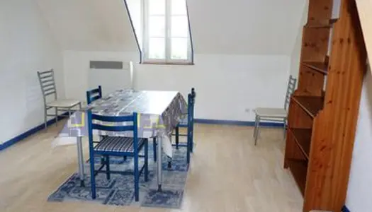 Location T1 meublé face lycée Friand Poligny 