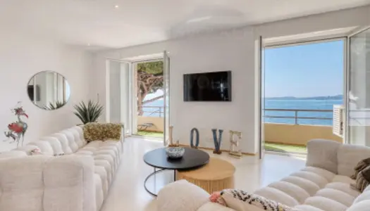 Magnifique appartement rénové face à Saint-Tropez 