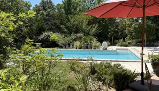 BASTIDE PROVENCALE AVEC PISCINE 