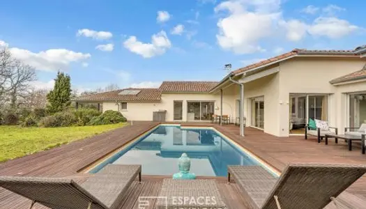 Maison avec piscine à Montaigut-Sur-Save