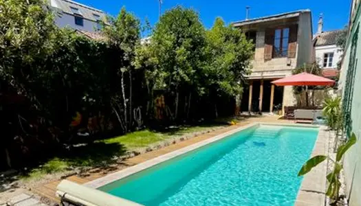 Vends maison atypique et pleine de charme avec jardin et piscine à l'exclusivité Barrière du 