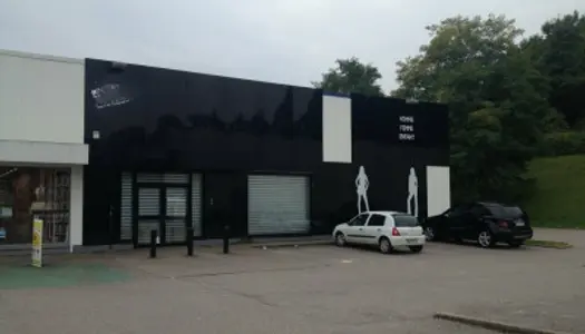 Local commercial 600 m² 