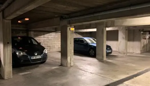 Loue une place de parking / stationnement