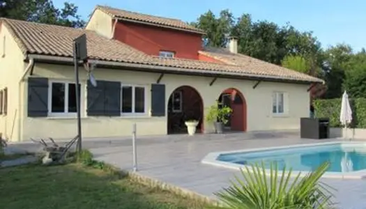 Maison avec piscine, 190m²+120m² sous-sol sur 2800m² de terrain