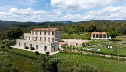 Bastide datant du XVI siècle entièrement rénovée 