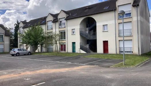 Dpt Loiret (45), à vendre CHATEAUNEUF SUR LOIRE studio de 27 m² avec 2 places de parking 