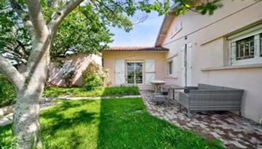 Fonsorbes, Maison de plein pied, de type 5, avec véranda, grand garage sur une parcelle arborée 