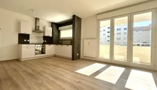 Appartement 4 pièces 77 m² 