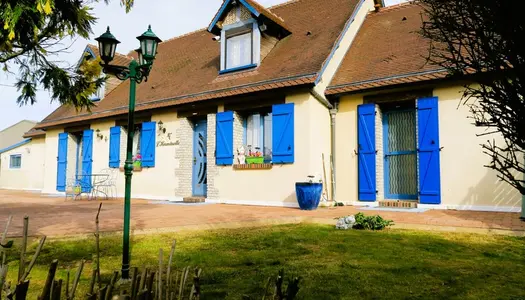 Dpt Eure et Loir (28), Proche CHATEAUDUN, à vendre maison P9 de 240 m² - Terrain de 1 760,00 m² 