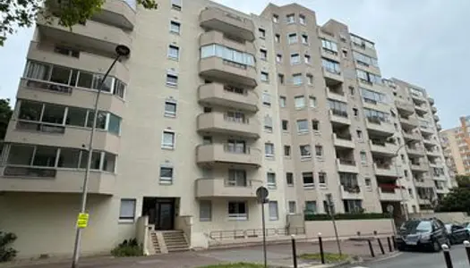 RDC Appartement 5 pièces 92m² CRETEIL / ECHAT 