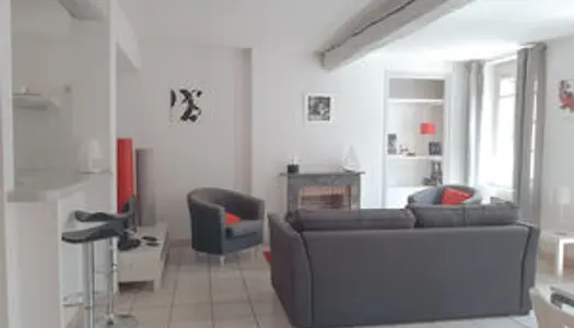 CARCASSONNE CENTRE A louer meublé Appartement T2 de 58m² 