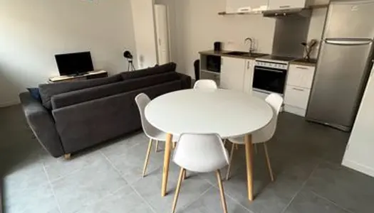 Appartement T2 rénové avec patio 