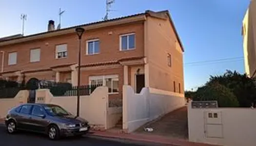 CALIG - Maison duplex mitoyen avec terrasse et garage