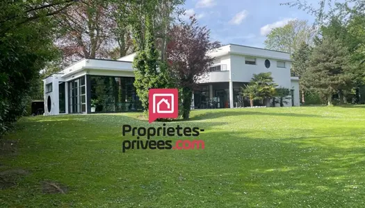 Maison 9 pièces 315 m²