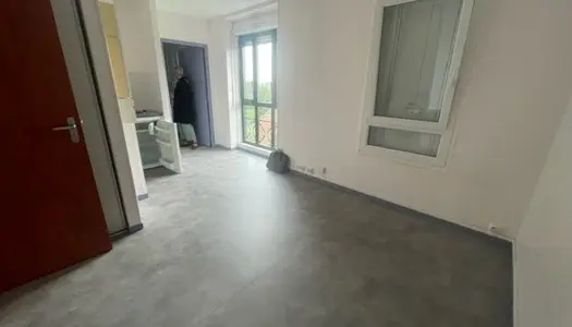 Studio 1 pièce 21 m² 