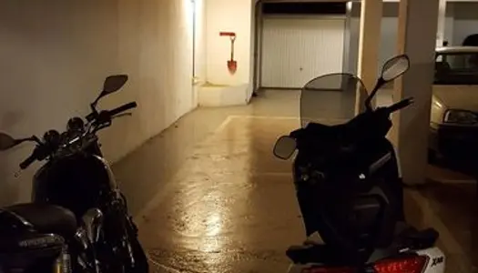 🏍 Parking moto / scooter sécurisé (Montmartre, Barbès, Anvers, Trudaine) 