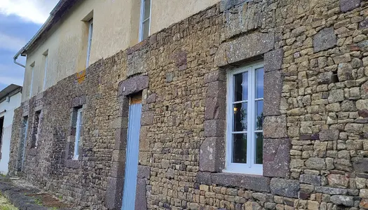 Jolie maison en pierre avec dépendances et terrain 50-380