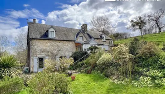 Propriété isolée de trois chambres sur plus d'un demi-hectare avec vue sur la vallée.