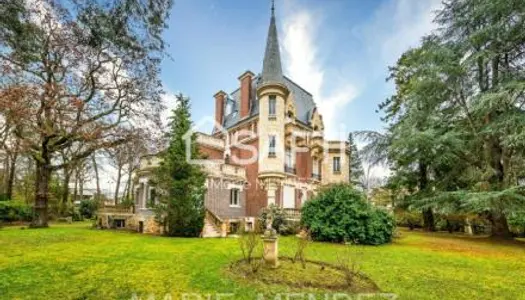 Château 12 pièces 750 m² 