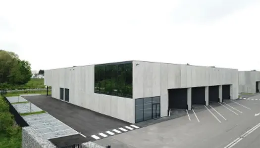 Local commercial 640 m²