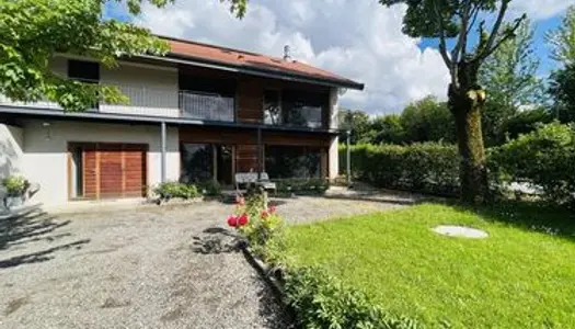 Propriété 7 pièces 202 m² 