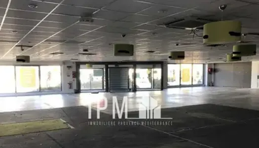 A louer local commercial de 540 m² - Les Pennes-Mirabeau 