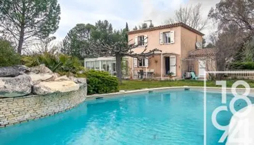 Villa 5 pièces 160 m² 