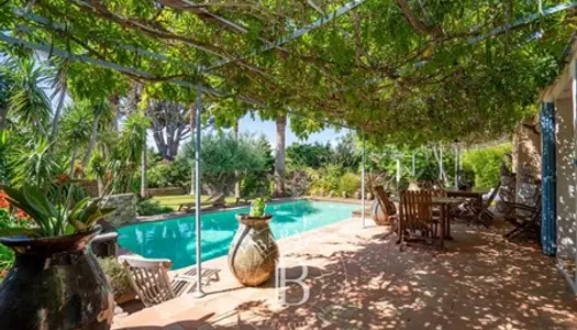 GOLFE DE SAINT TROPEZ - GRIMAUD - MAISON PROVENCALE - 5 CHAMBRES 