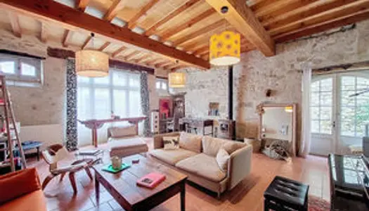 A Vendre Maison en pierre rénovée de 228 m² avec patio et puit à 10 minutes de Lectoure