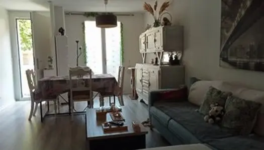 Appartement T1bis à St Ouen l'aumône Quartier Saint Prix 