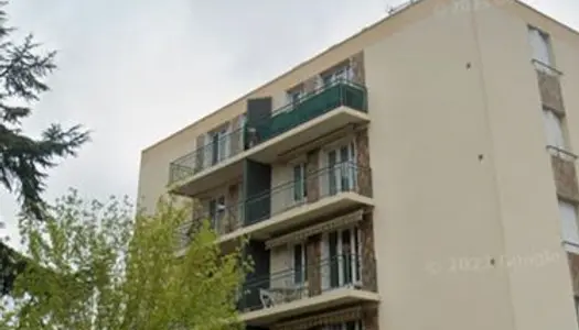 A louer appartement T4 (3 chambres) Ecommoy Quartier la Croix Hérault 