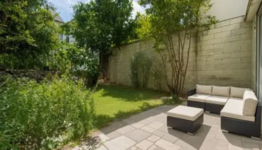 Vends : 75018 Paris- La campagne a Paris, bien atypique de 33m² avec un jardin privatif 52m 