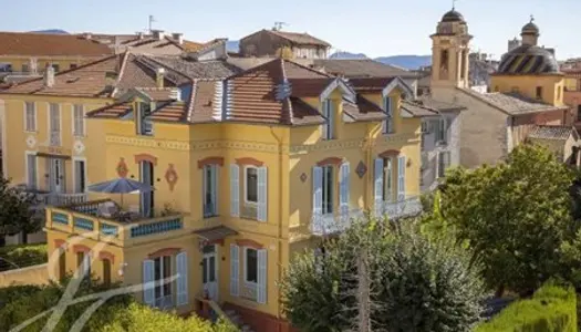 Maison de ville centre de Vence avec ascenseur