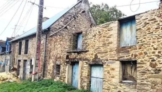 Charmantes maisons bretonnes en pierre, à restaurer entièrement