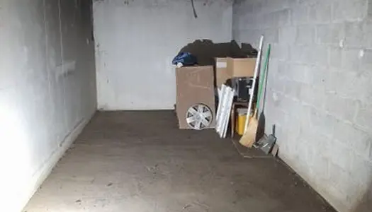 Box dans garage collectif dans résidence 