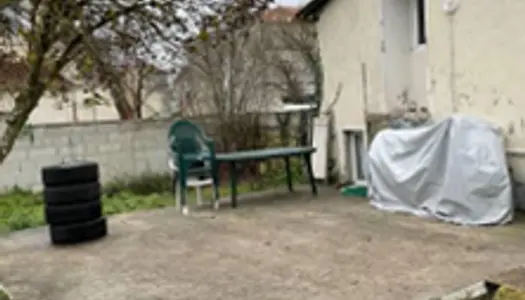 Pour investir à Pons : immeuble de 440m2 