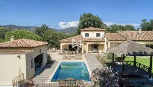 Villa 10 pièces 325 m² 