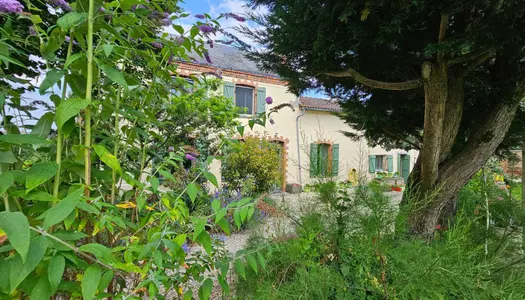 AGREABLE MAISON AU COEUR D'UN VILLAGE A 10 MINUTES DE THOUARS 