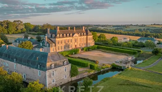 Château du 17ème siècle rénové, le Petit Versailles du Haut Anjou. 