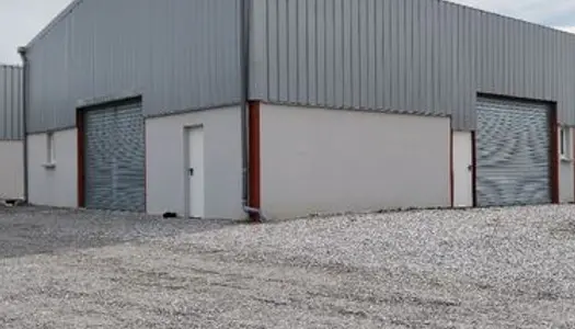 Entrepôt Box stockage avec 380v triphasé de 120m2 a 240m2 de surface utile 