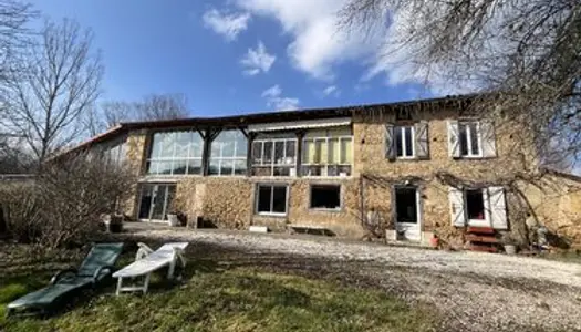 Propriété 6 pièces 217 m²