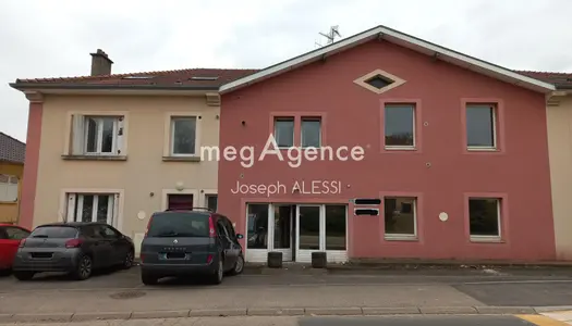 Ensemble immobilier - 9 appartements et 11 bureaux 