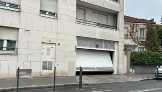 Parking sécurisé à vendre- Bld Voltaire, Asnieres (face Point P) 