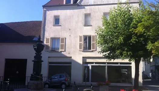 A vendre Hyper centre de Neuilly-Saint-Front immeuble de rapport
