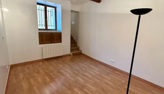 Apparement duplex avec cour clôturée 