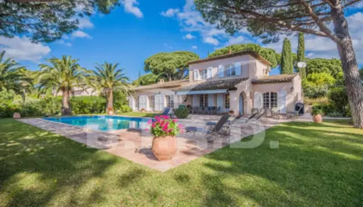 SAINTE MAXIME : Magnifique Villa Provençale 